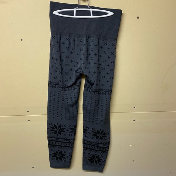 2/$20❤️- LEGGINGS | Women’s Connection 18 leggings size L/XL - Picture 1 of 3
